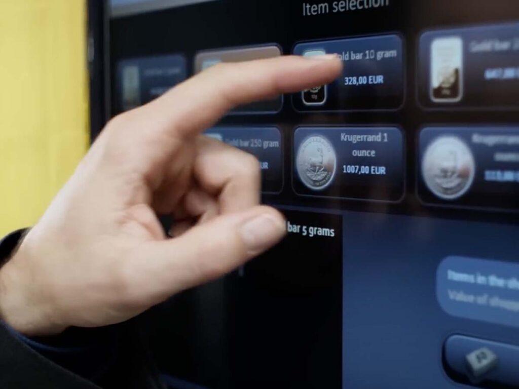 gold vending machine LaCasaDeVending24H 1200x900